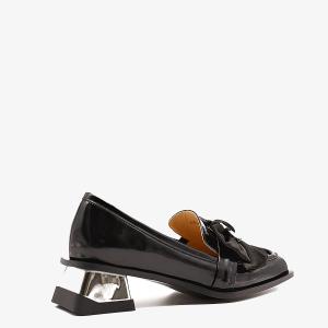 Туфли на каблуке 8858