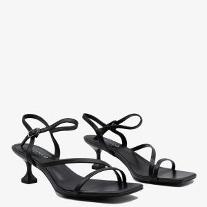 Босоножки 10572